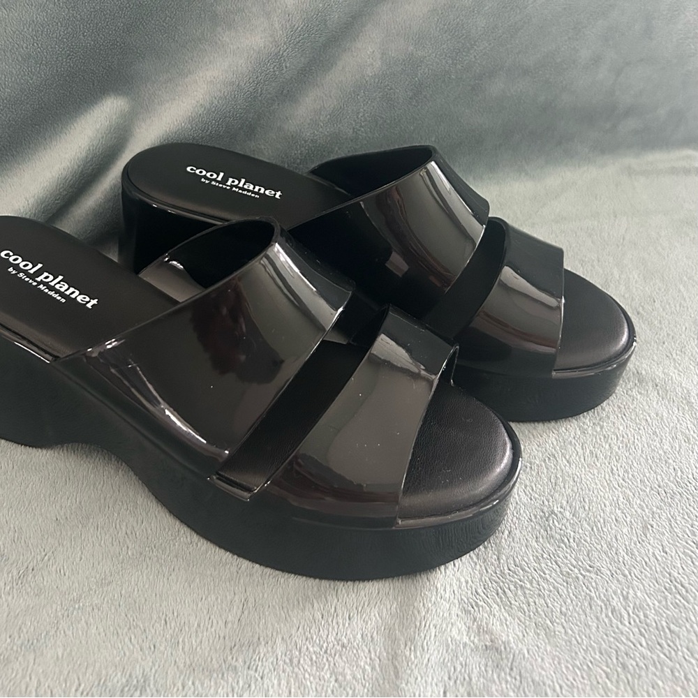 Cool plant by Steve Madden jelli platform slip on, brand new Size 8